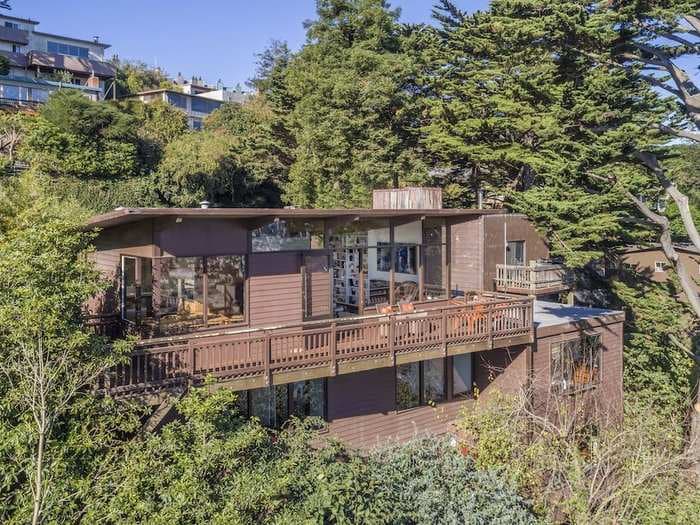 San Francisco's housing market is so out of control, a home has sold for nearly $1 million over asking