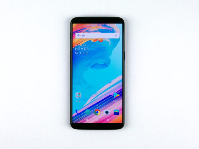 Hands on with the new smartphone from OnePlus, the OnePlus 5T