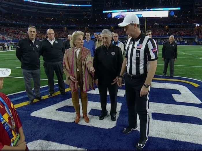 The highly anticipated Cotton Bowl began with the worst coin 'flip' you'll ever see