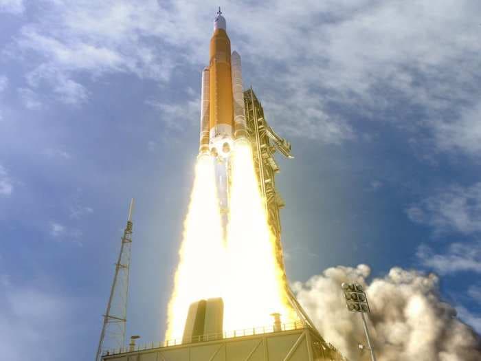 NASA just fired an old space shuttle engine at '113% thrust' - and plans to use it on a new mega-rocket