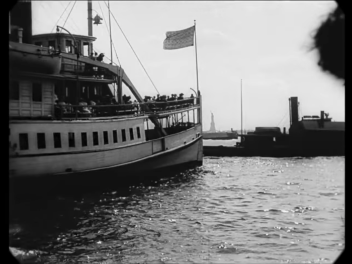 A video filmed in 1911 shows everyday life in New York City 100 years ago - see how it compares to Manhattan today