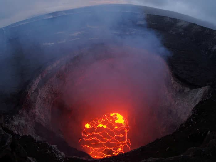 Hawaii could see acid rain and boulders falling from the sky, new warnings suggest - here's what the ongoing volcano eruption looks like on the ground