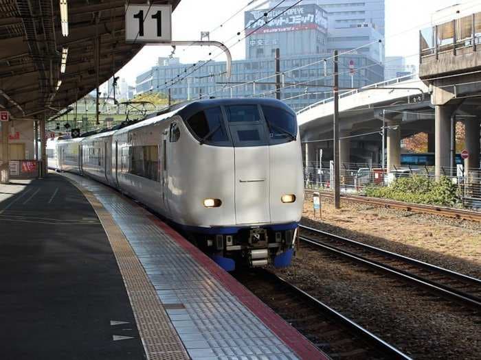 A Japanese rail company issued an official apology after a train left 25 seconds early