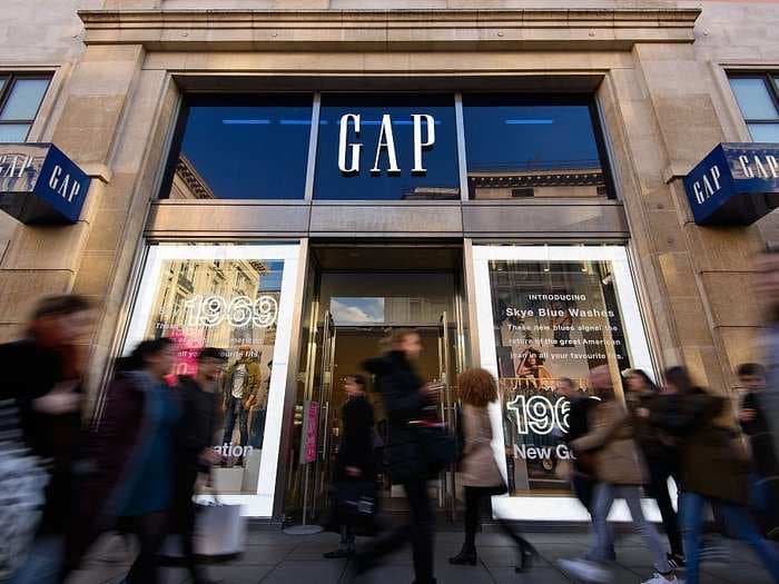 Gap plunges on earnings