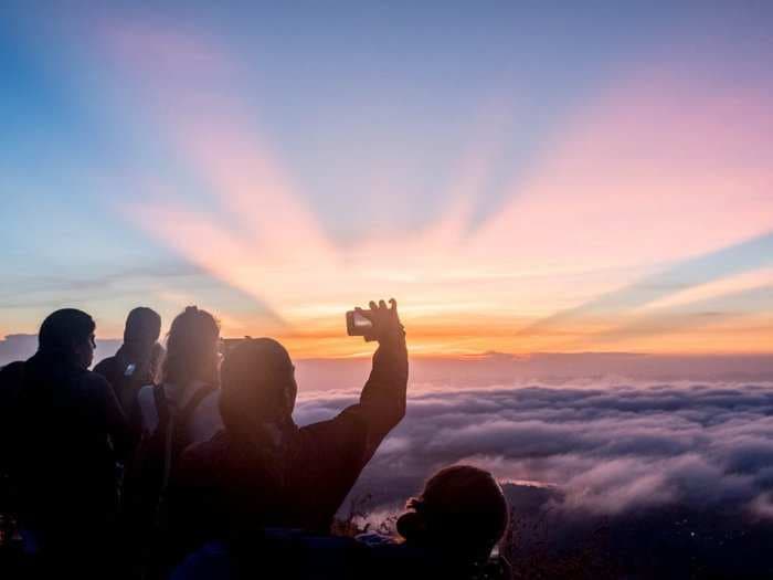 The most beautiful sunrise I've ever seen was on top of a volcano in Bali - here's what it was like