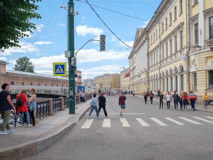 Russia is blanketed in sunlight nearly 24-hours a day this time of year - here's what it looks like at every hour