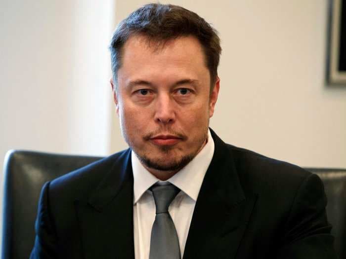 Elon Musk's 'funding secured' tweet could cost Tesla millions, former SEC chairman says