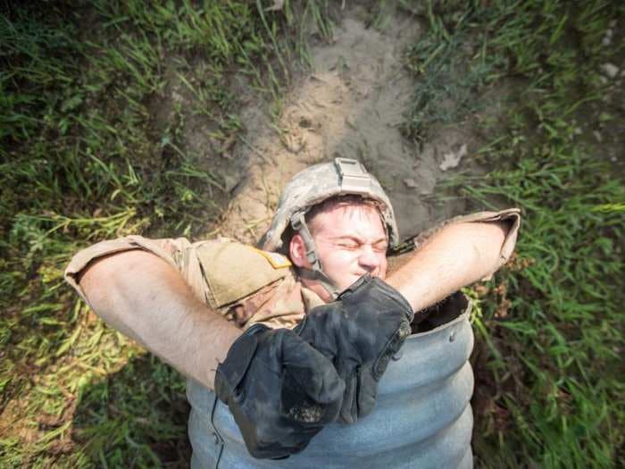 These images show US troops training in spaces so tight they'll make you sweat