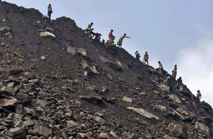 India’s government is selling a minority stake in the nation’s largest coal producer as it tries to meet its disinvestment targets for the year