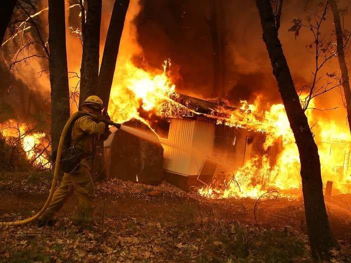 13 items you should have ready in an emergency kit in case of a wildfire