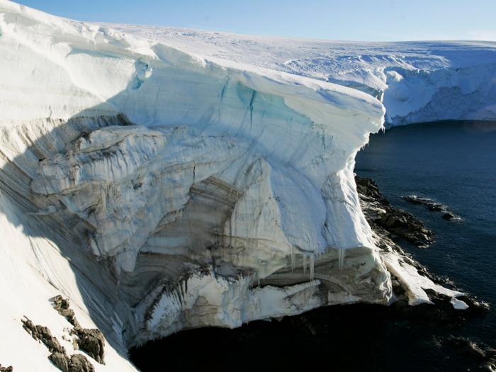 Stunning photos show what daily life in Antarctic research stations is really like