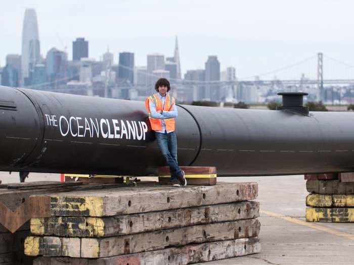 The massive ocean cleanup device invented by a 24-year-old is running into problems in the Great Pacific Garbage Patch