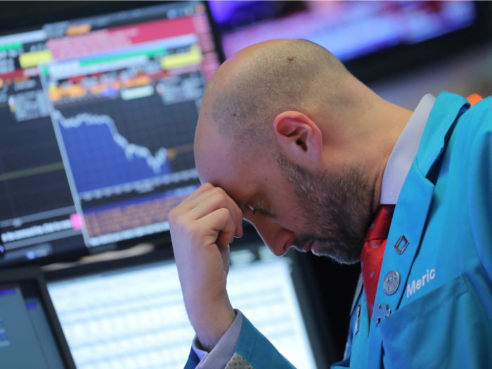 The struggling stock market is facing 6 main problems - and one expert says a crash is the only thing that can resolve them