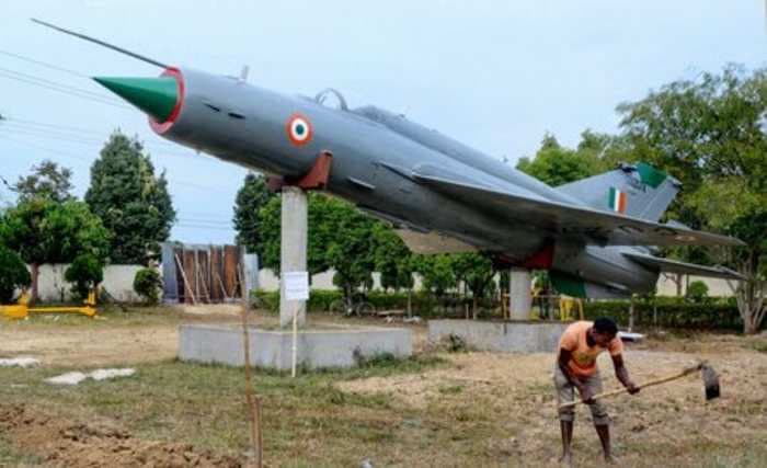 India confirms losing a fighter jet and the pilot is still 'missing in action' after a dogfight with Pakistani forces