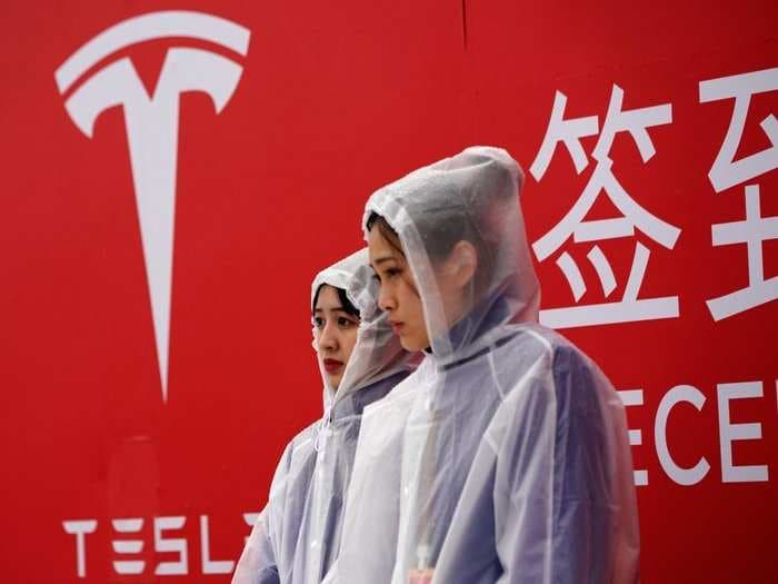 Tesla reached an agreement with a group of Chinese banks to secure over $500 million in loans for its new Gigafactory in Shanghai
