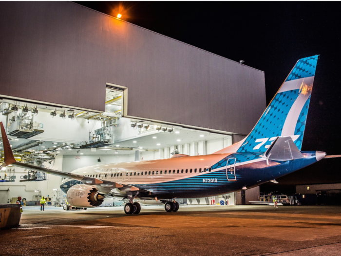 Here's how much Boeing is estimated to make on each 737 MAX 8 plane