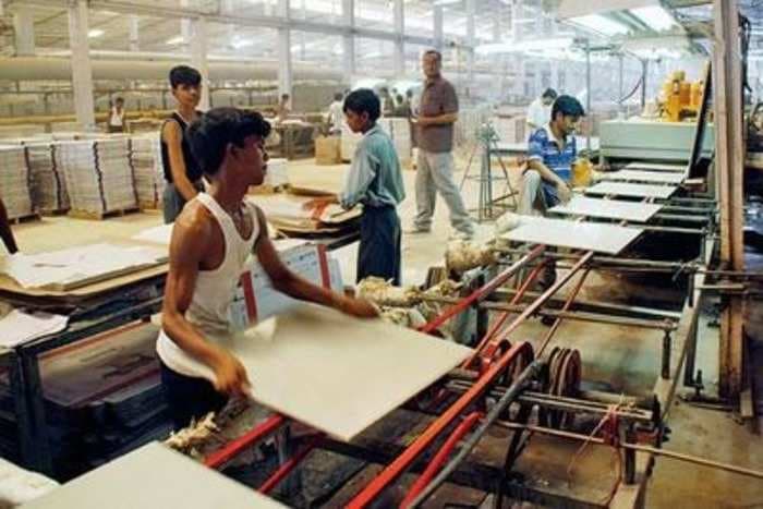 Over 400 tile makers in one area in Gujarat have shut down after a ban on coal gasifiers