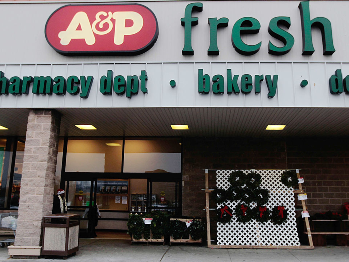 11 once-popular grocery stores that closed their doors forever