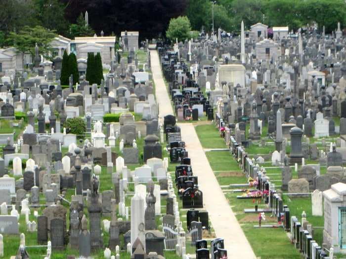 The dead are on track to outnumber the living on Facebook in 50 years