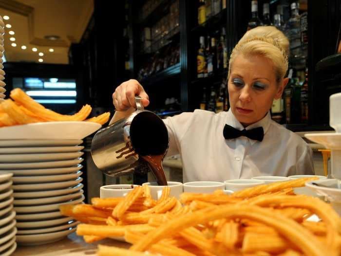 From your waitress to the head cook, here's how much everyone makes in a restaurant