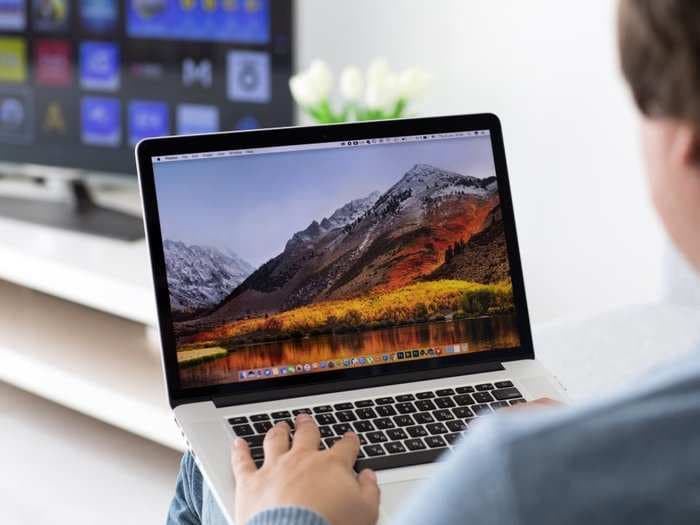 A flaw in video conferencing tool Zoom is leaving Apple Mac users' webcams vulnerable to being hijacked