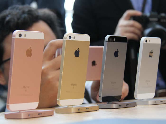 Apple pulls cheap iPhones off shelves just as Indians plan to replace their premium devices