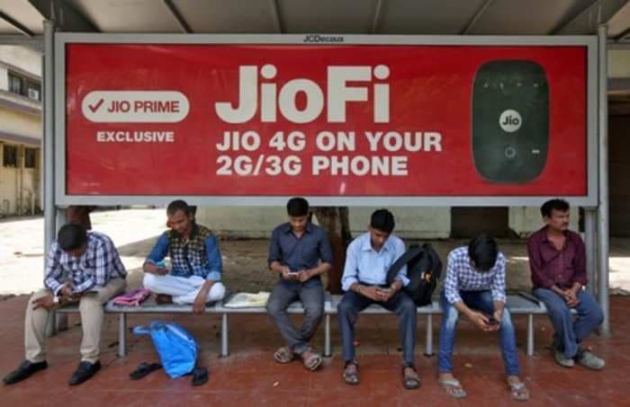 Reliance Jio’s 330 million subscribers boost revenue by 5.4% compared to 3 months ago