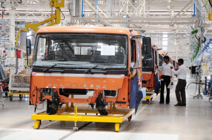 Auto sector slowdown puts one million contractual jobs at risk