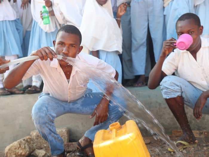 A solar-powered system can turn salt water into fresh drinking water for 25,000 people per day. It could help address the world's looming water crisis.