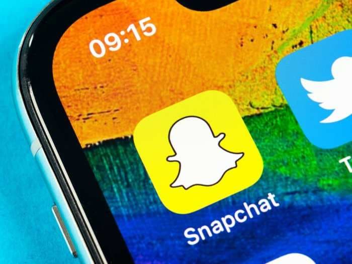 How to see your friends list on Snapchat on an iPhone or Android phone