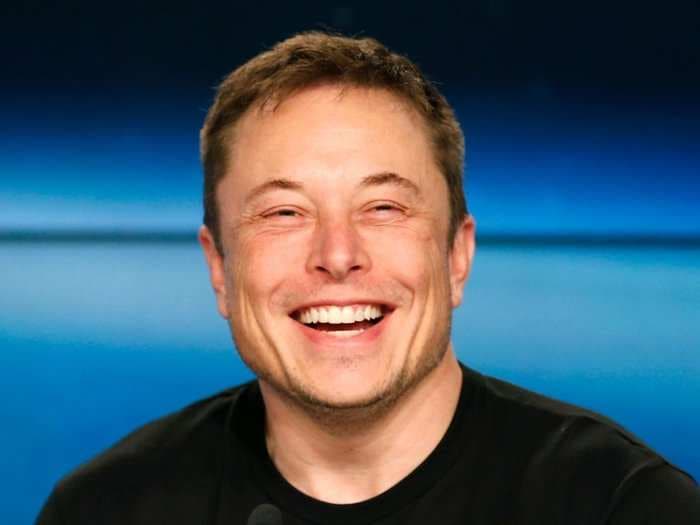 Elon Musk makes good on promise to create T-shirts backing his idea to nuke Mars