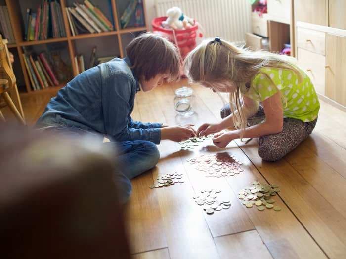 7 signs your kids are actually learning about money