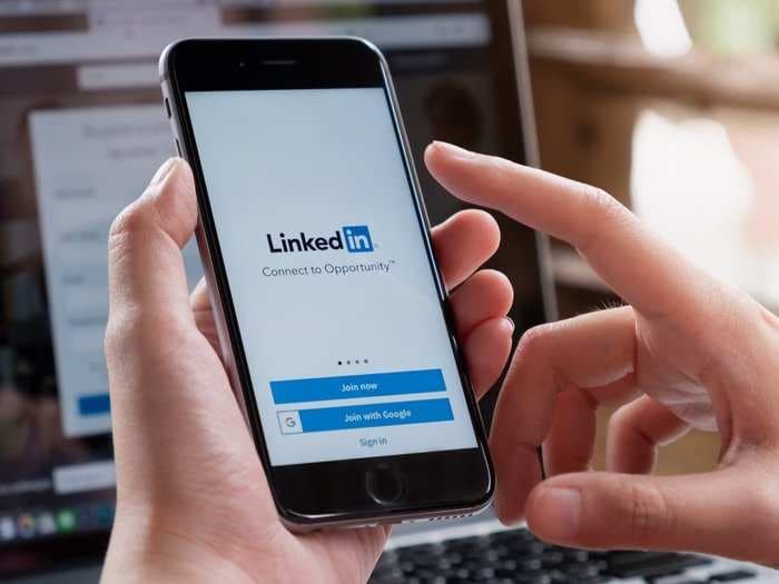 How to contact LinkedIn customer support through its online help center and forum