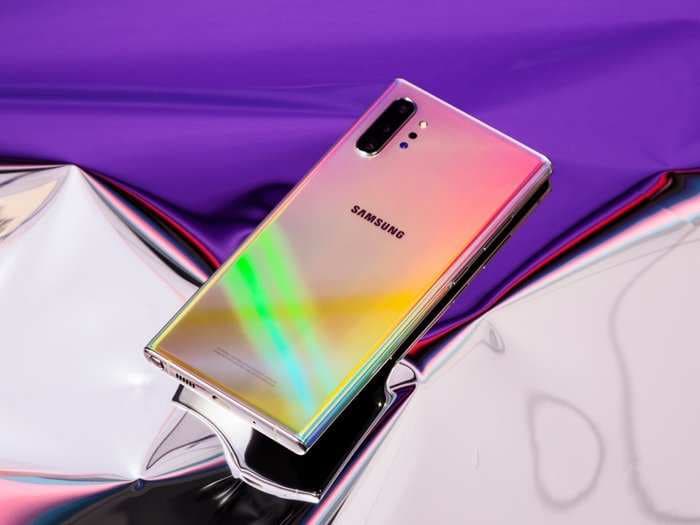 I've been switching between Samsung's new Galaxy Note 10 and Apple's iPhone XS Max - here are the biggest differences I've noticed