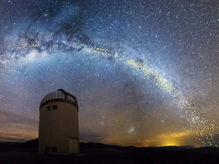 The black hole at the center of our galaxy just belched two giant bubbles of radiation