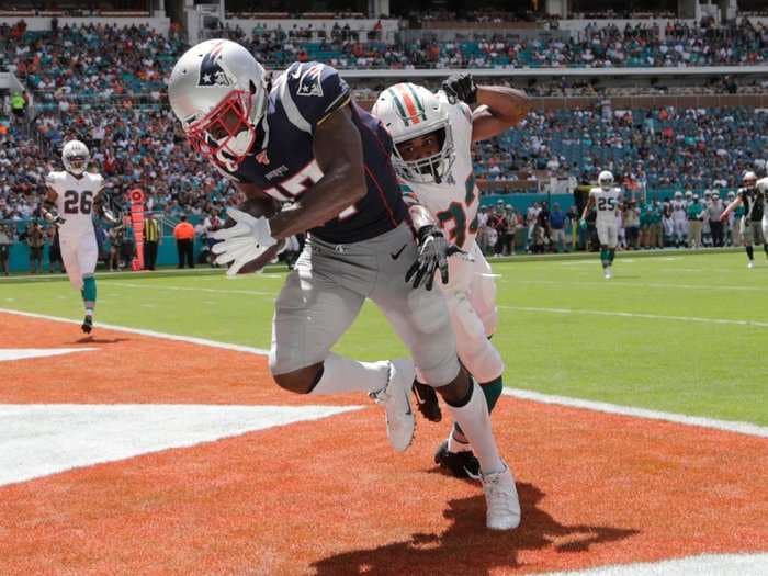 Antonio Brown scores his first touchdown with the New England Patriots