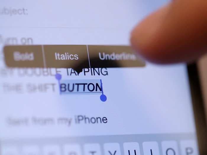 How to italicize text on an iPhone in 3 different apps