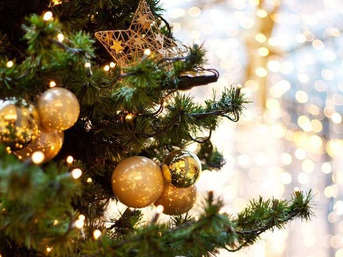 Lowe's has a huge selection of artificial Christmas trees - here are 11 of our favorites