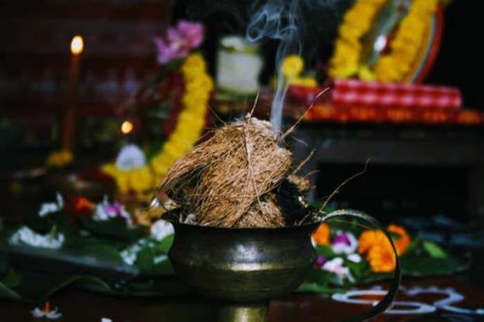 How to perform laxmi Pooja At Home