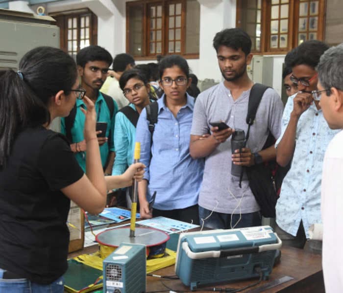 Engineering students can now intern with IAS officers