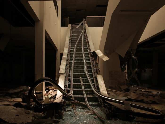 35 haunting photos of abandoned shopping malls that highlight the impact of the retail apocalypse over the past decade