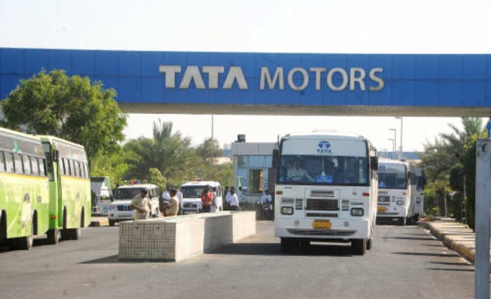 Tata Motors November sales may fall 23% – Maruti and M&M may fare slightly better