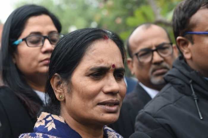Nirbhaya case: Supreme Court rejects review petition and upholds death penalty