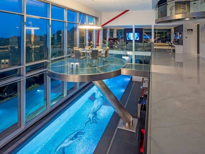 This $10 million 'Star Trek' themed Silicon Valley home looks like a spaceship and has a two-story airplane hangar door