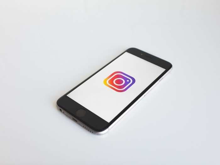 How to turn on Instagram dark mode