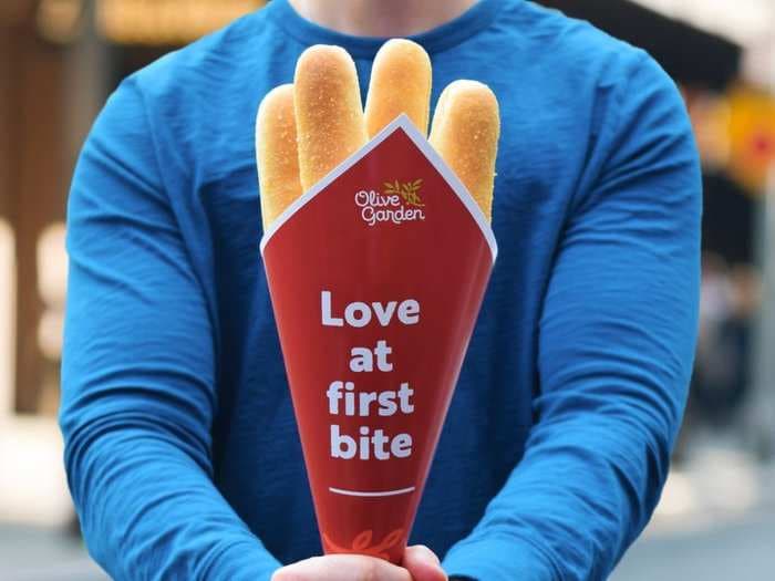 Olive Garden is selling its famous breadsticks in bouquets for Valentine's Day