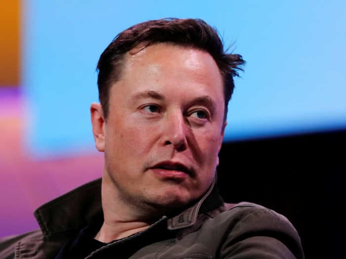 Elon Musk takes a jab at Apple by calling some recent iPhone updates 'not great,' says it broke his email system