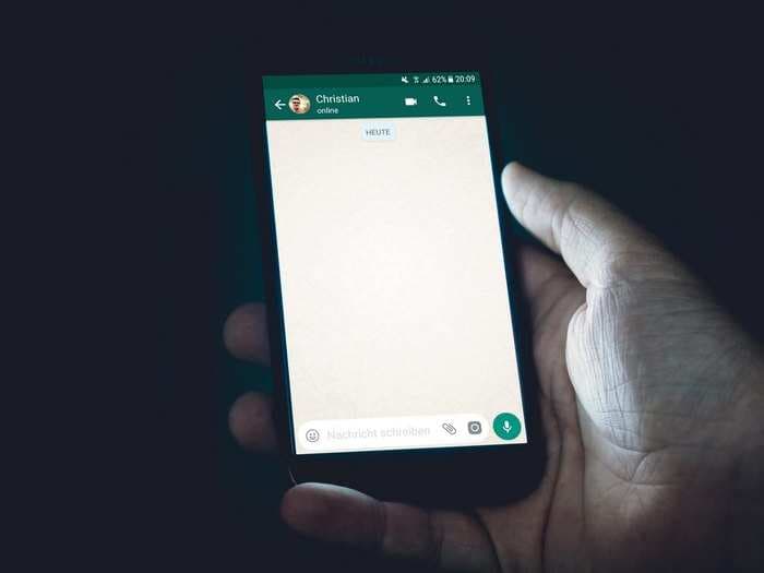 WhatsApp to introduce disappearing messages and a fact checking option