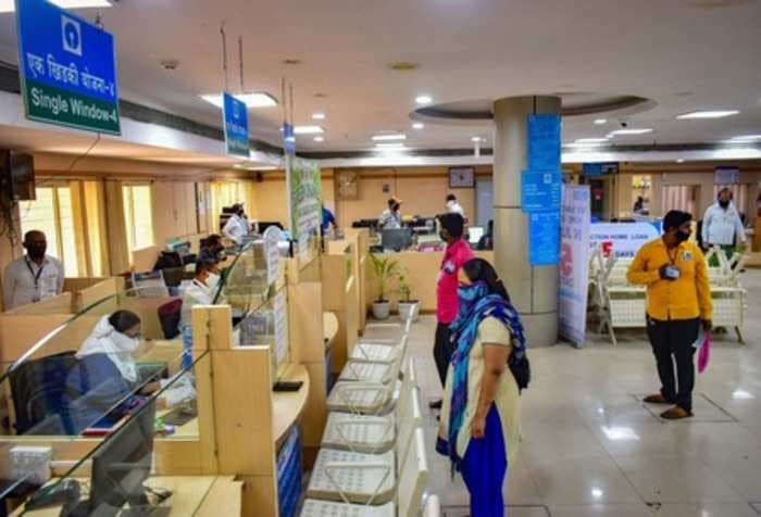SBI staff commits ₹100 crore for PM Cares fund to fight Covid-19