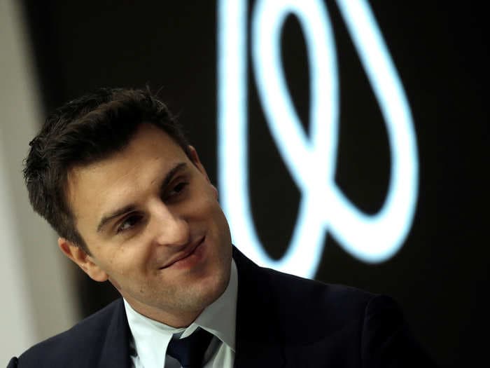 Airbnb raises $1 billion from investors as the company takes a big hit from the coronavirus crisis